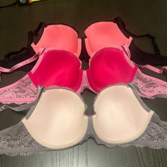 Victoria's Secret Lace Bra Trio - Black, Pink, Gray - Picture 4 of 9